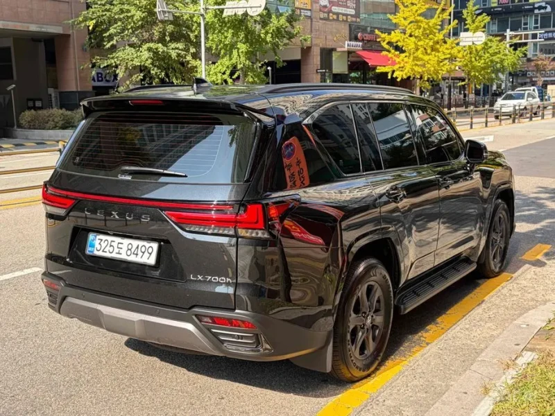 2025 Lexus LX с пробегом 10 км