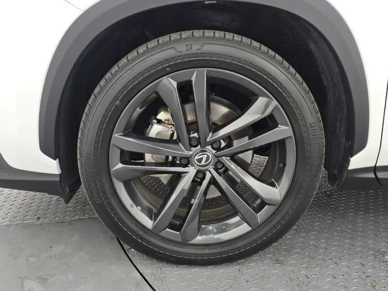 2024 Lexus NX с пробегом 17 075 км