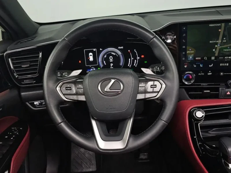 2024 Lexus NX с пробегом 17 075 км