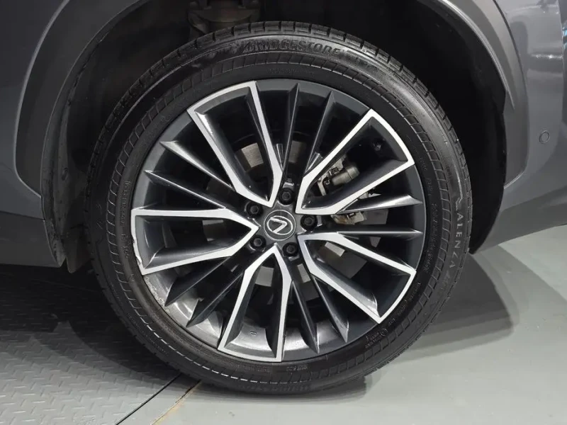 2024 Lexus NX с пробегом 29 136 км