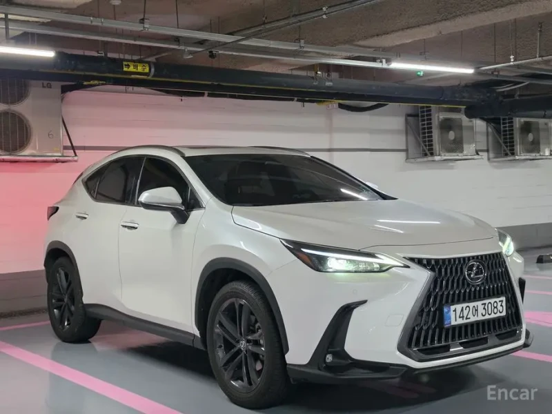 2025 Lexus NX с пробегом 9 755 км