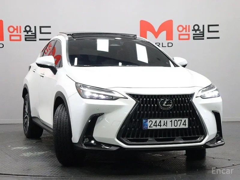 2025 Lexus NX с пробегом 6 389 км