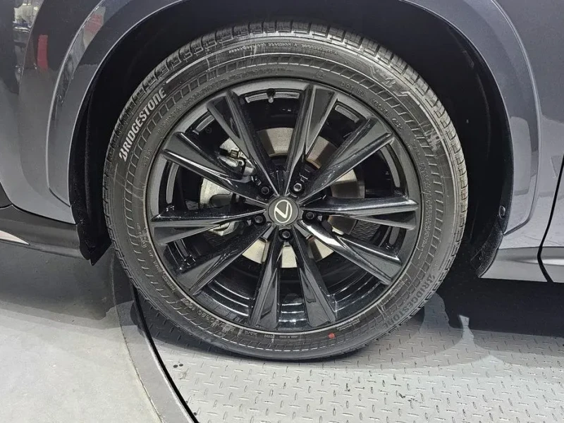 2026 Lexus NX с пробегом 6 093 км