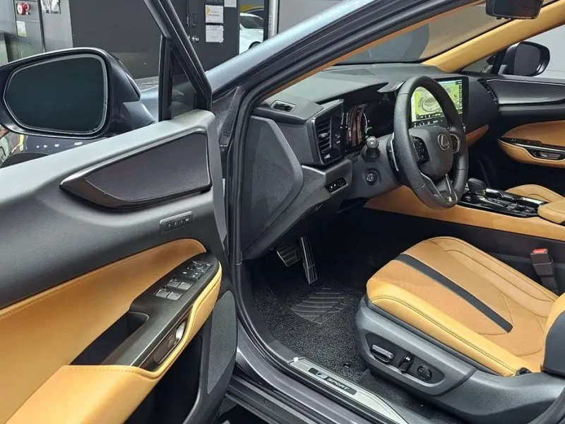2026 Lexus NX с пробегом 6 093 км