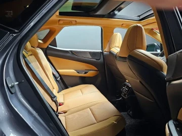 2026 Lexus NX с пробегом 6 093 км