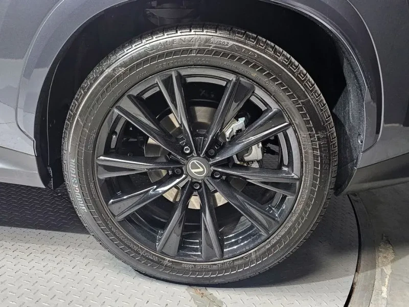 2026 Lexus NX с пробегом 6 093 км