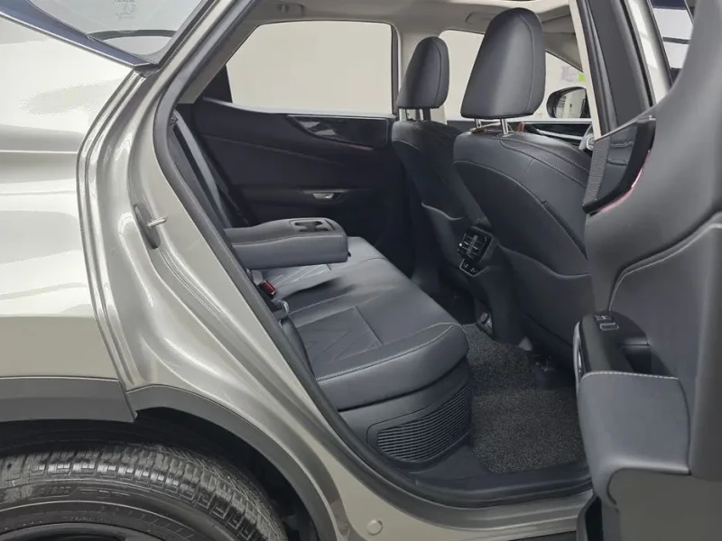 2025 Lexus NX с пробегом 11 763 км