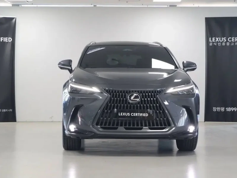2025 Lexus NX с пробегом 8 428 км