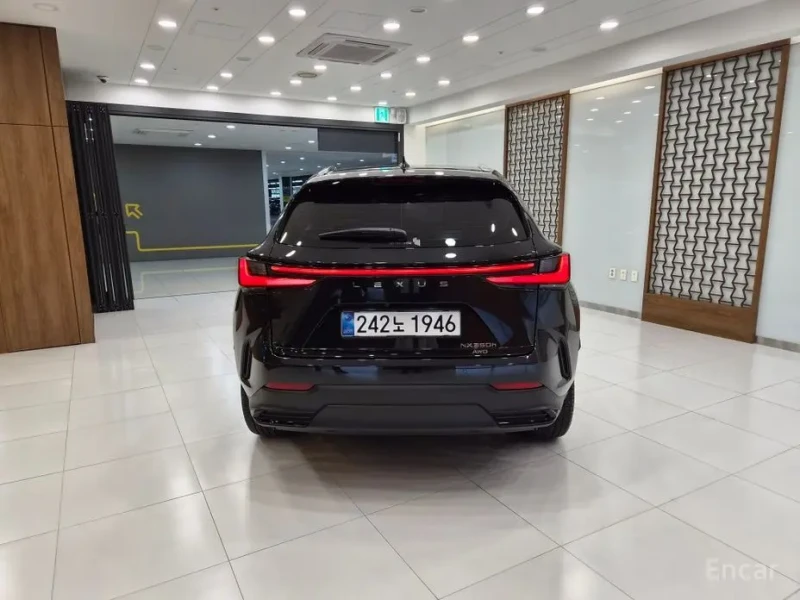 2025 Lexus NX с пробегом 16 362 км