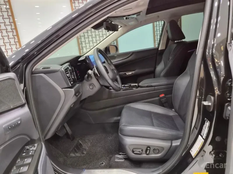 2025 Lexus NX с пробегом 16 362 км
