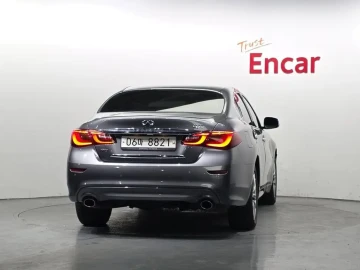 2018 Infiniti Q70 с пробегом 104 800 км