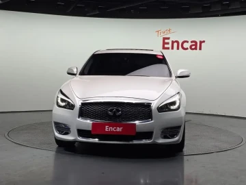 2017 Infiniti Q70 с пробегом 154 857 км