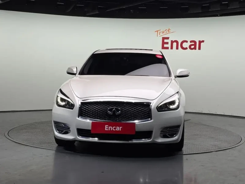 2017 Infiniti Q70 с пробегом 154 857 км