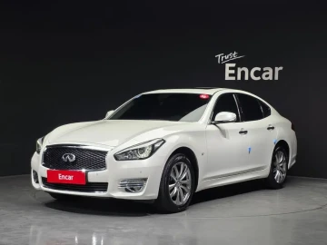 Infiniti Q70