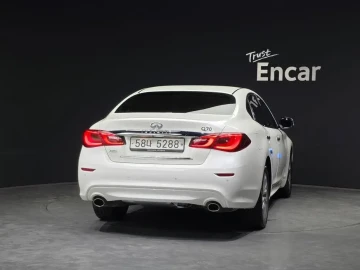 2018 Infiniti Q70 с пробегом 107 344 км