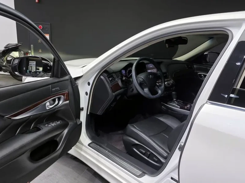 2018 Infiniti Q70 с пробегом 107 344 км