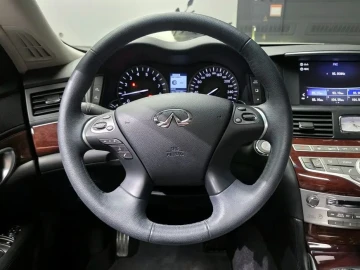 2018 Infiniti Q70 с пробегом 107 344 км