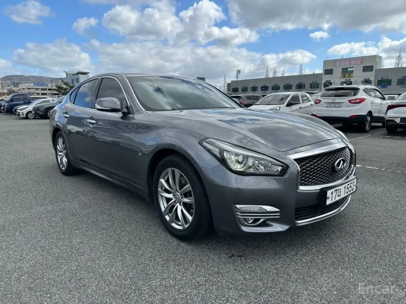 2018 Infiniti Q70 с пробегом 198 487 км