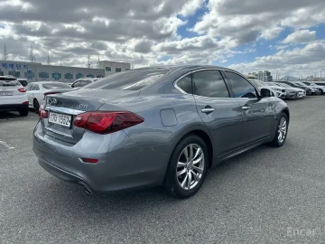 2018 Infiniti Q70 с пробегом 198 487 км