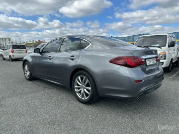 2018 Infiniti Q70 с пробегом 198 487 км
