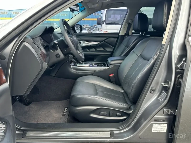 2018 Infiniti Q70 с пробегом 198 487 км