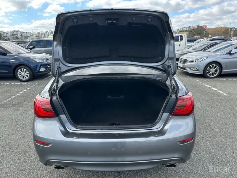 2018 Infiniti Q70 с пробегом 198 487 км