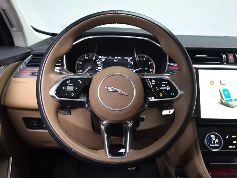 2022 Jaguar F-Pace с пробегом 19 657 км