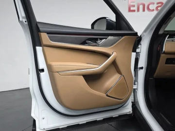 2022 Jaguar F-Pace с пробегом 19 657 км