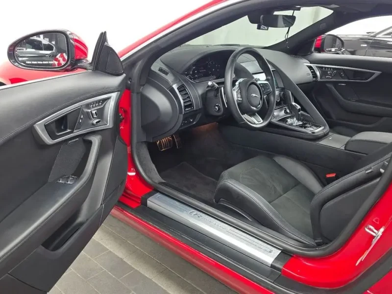 2021 Jaguar F-Type с пробегом 25 950 км