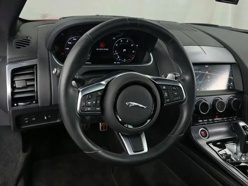 2021 Jaguar F-Type с пробегом 25 950 км
