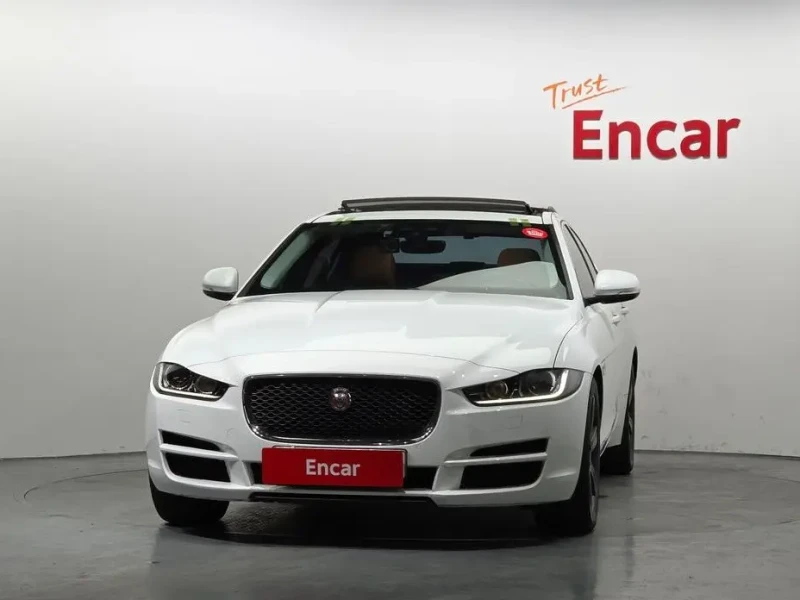 2019 Jaguar XE с пробегом 107 091 км
