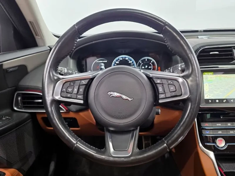 2019 Jaguar XE с пробегом 107 091 км
