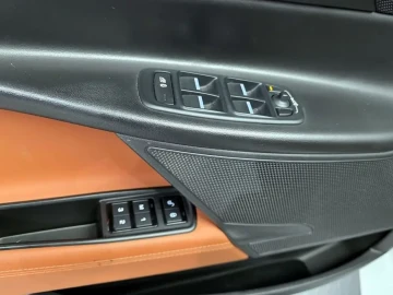 2019 Jaguar XE с пробегом 107 091 км