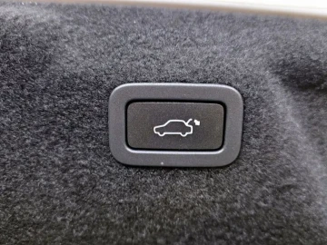 2019 Jaguar XE с пробегом 107 091 км