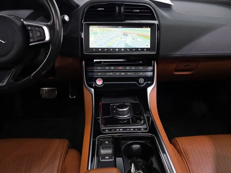 2019 Jaguar XE с пробегом 107 091 км