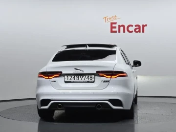 2020 Jaguar XE с пробегом 27 821 км
