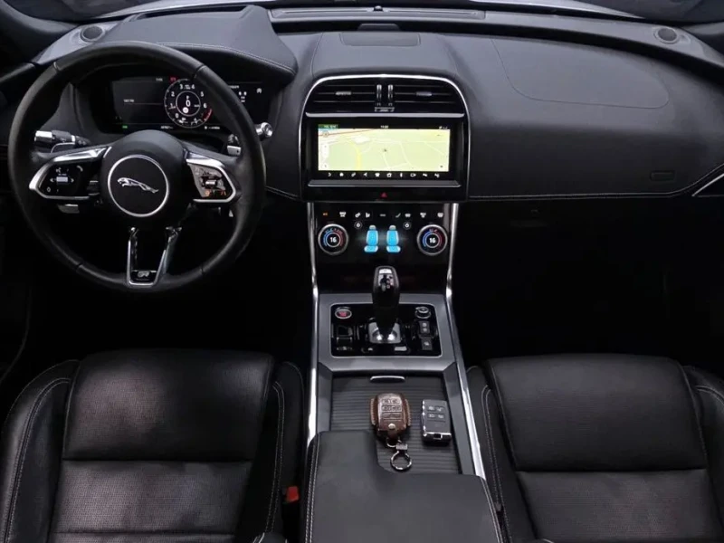 2020 Jaguar XE с пробегом 27 821 км