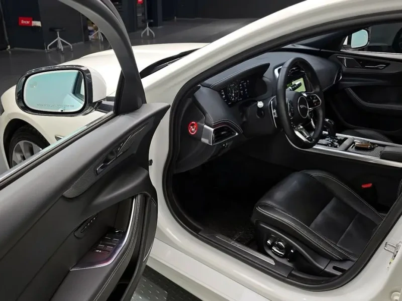 2020 Jaguar XE с пробегом 27 821 км