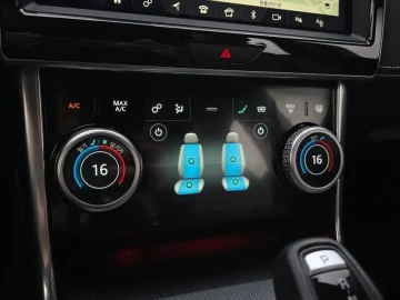 2020 Jaguar XE с пробегом 27 821 км