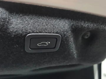 2020 Jaguar XE с пробегом 27 821 км