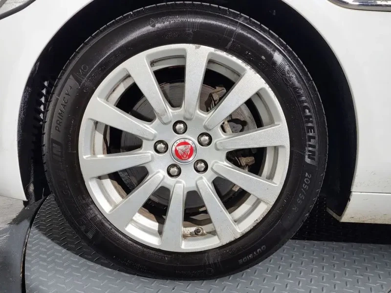 2018 Jaguar XE с пробегом 92 685 км