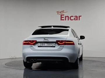 2018 Jaguar XE с пробегом 92 685 км