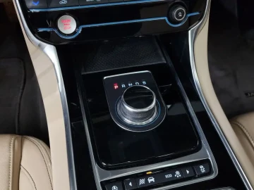 2018 Jaguar XE с пробегом 92 685 км