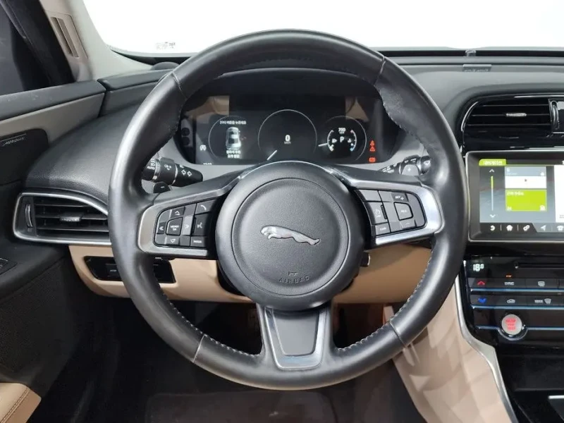 2018 Jaguar XE с пробегом 92 685 км