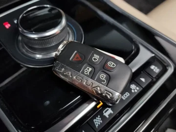 2018 Jaguar XE с пробегом 92 685 км