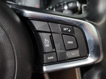 2018 Jaguar XE с пробегом 92 685 км