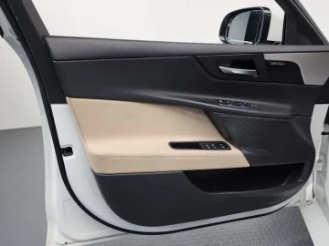 2018 Jaguar XE с пробегом 92 685 км