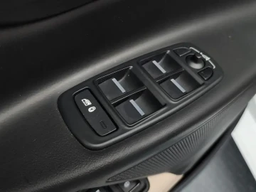 2018 Jaguar XE с пробегом 92 685 км