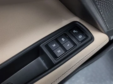 2018 Jaguar XE с пробегом 92 685 км