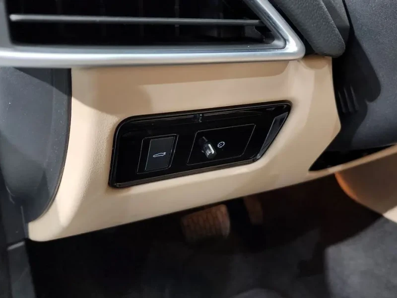 2018 Jaguar XE с пробегом 92 685 км